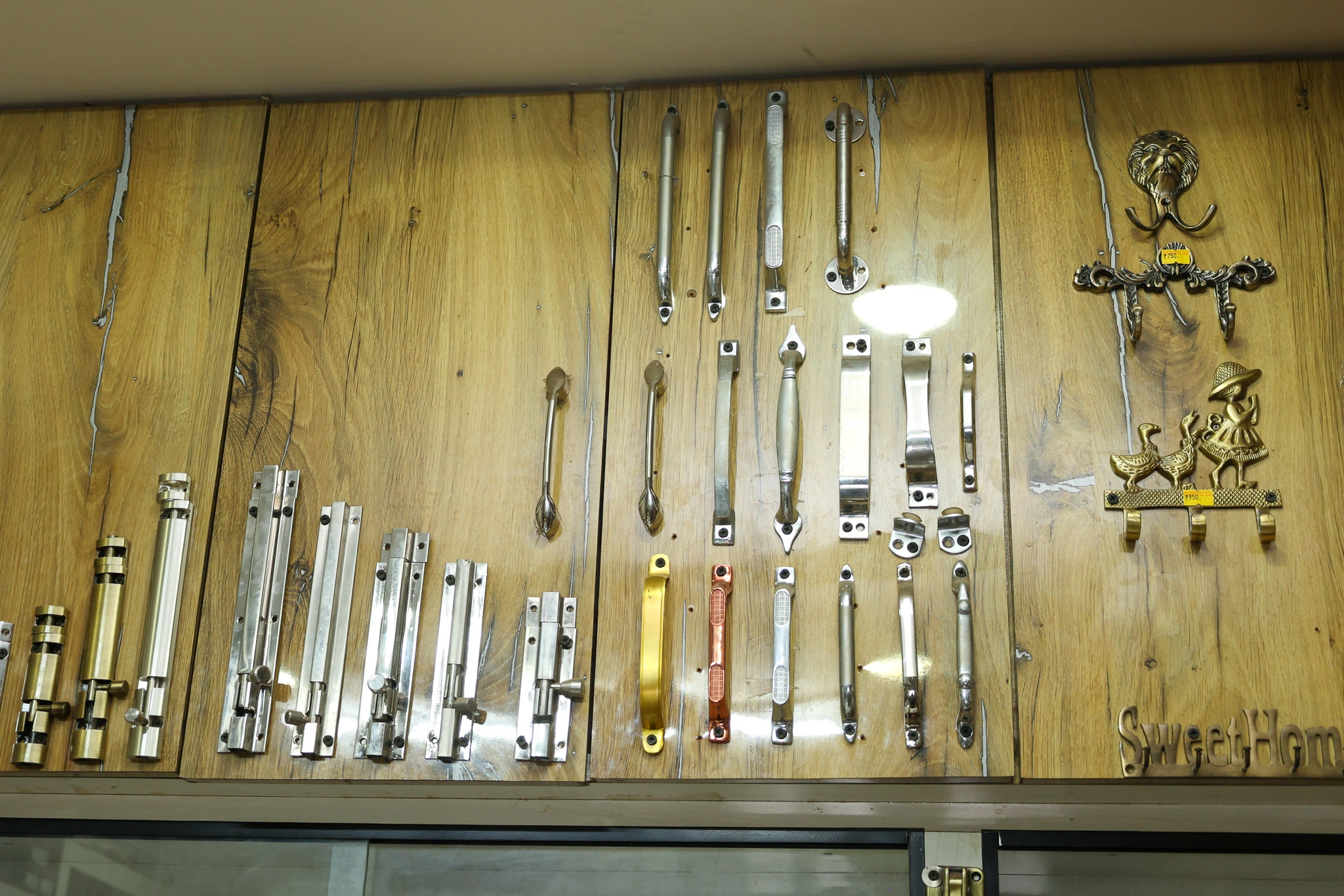 Ply & Hardware